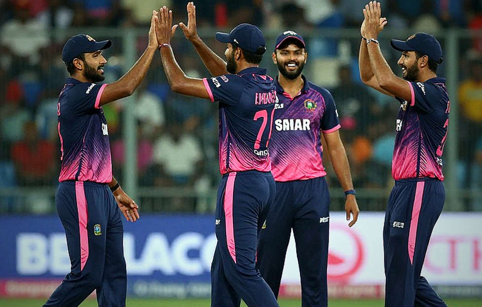 ৯২ বলের ফাইনাল: সিরাজের ছয় উইকেটের চারটিই এসেছিল বাঁক না নেওয়া বলে